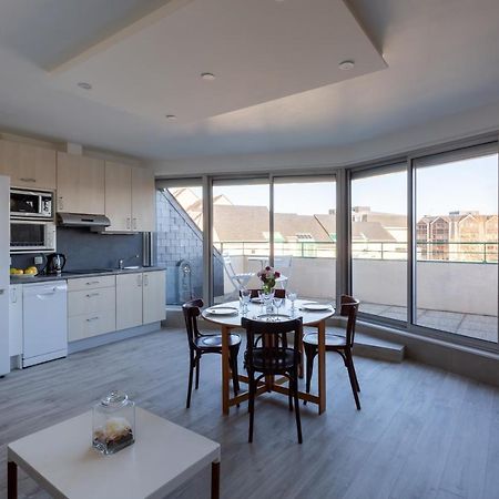 Le Mancini - Parking Et Terrasse Apartment Mayenne Ngoại thất bức ảnh